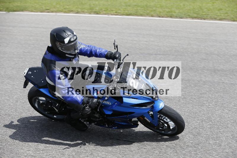 /Archiv-2024/29 12.06.2024 MOTO.CH Track Day ADR/Gruppe blau/21